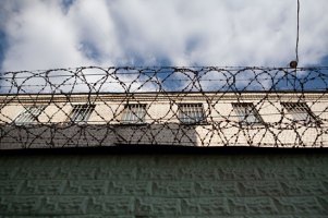 ​Тюремщики желают женщинам-заключенным терпения по случаю 8 Марта