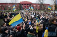 Студенты киевских вузов идут колоннами на Евромайдан