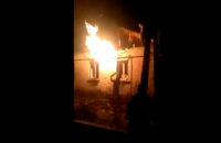 В Станице Луганской оккупанты попали в жилой дом из тяжелого оружия 