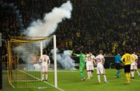 УЄФА обурений: фани "Галатасарая" двічі переривав матч проти "Боруссії"
