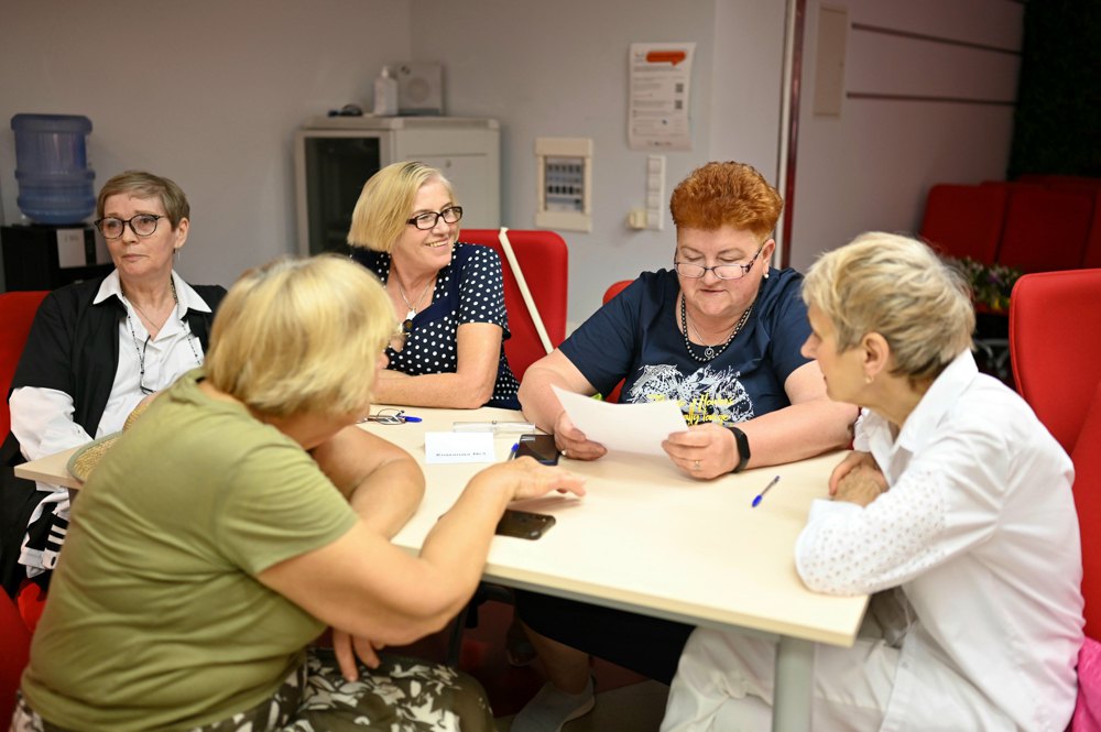 Заняття з фінансової грамотності для людей старшого віку, Університет ІІІ віку «Протон», Київ.