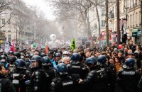 У Франції сьогодні може відбутися найбільший страйк проти пенсійної реформи Макрона