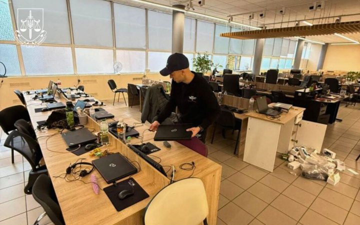 Правоохоронці заявили про ліквідацію 14 шахрайських call-центрів у низці областей та Києві