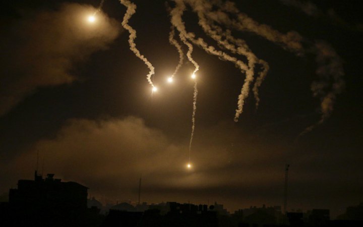 В Ізраїлі один з міністрів запропонував "варіант" скинути ядерну бомбу на Газу. Його відсторонили