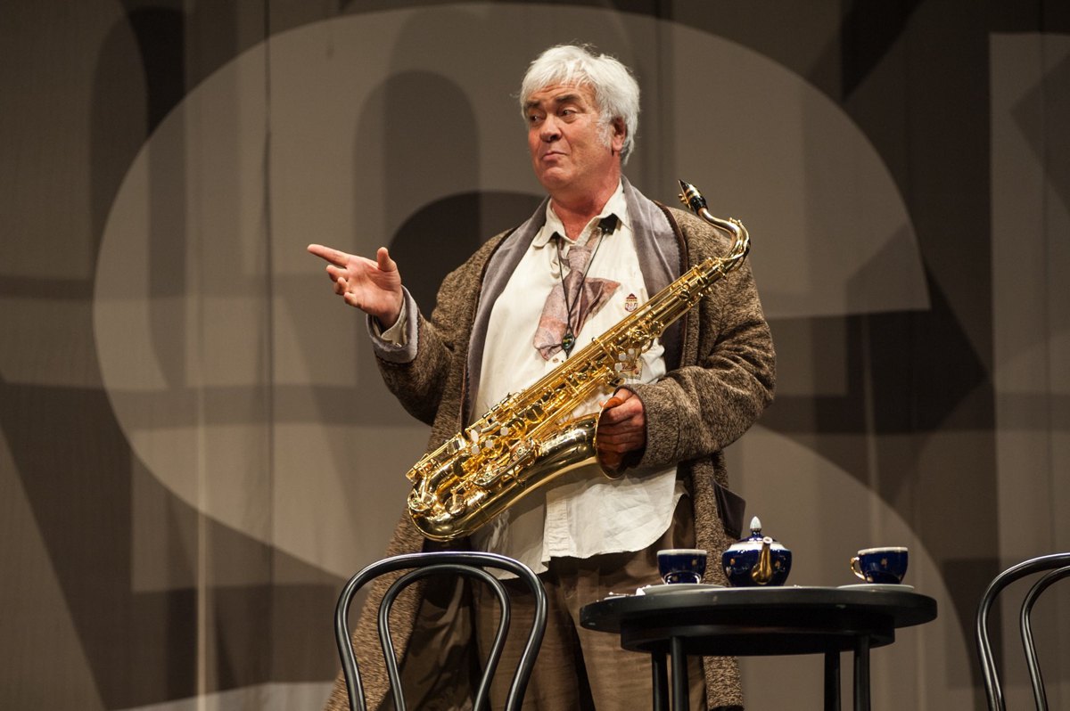 На фото Анатолій Хостікоєв