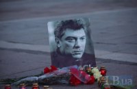 У мемориала Немцову в Москве задержали шестерых человек