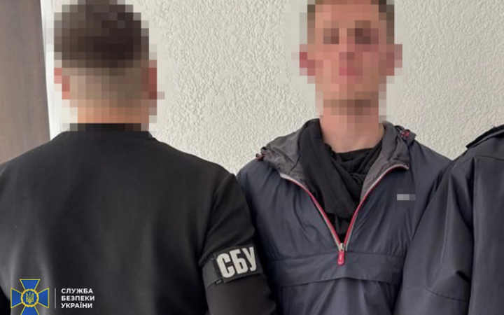 У Києві затримали підозрюваного в підпалі 5 авто, зокрема Героя України