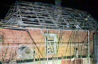 Унаслідок ворожих обстрілів у Нікополі пошкоджені багатоповерхівки, коледж, газогін і лінії електропередач