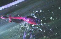 У США на дорогу впав медичний вертоліт