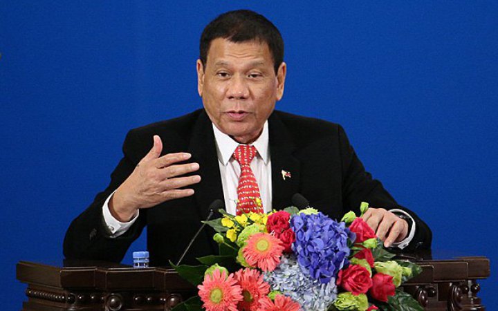 Президент Філіппін заявив, що він “на відміну від Путіна” не вбиває дітей