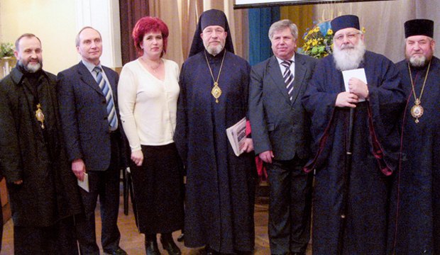 Козловский (второй слева) во время встречи с Любомиром Гузаром
