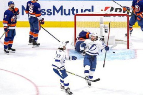 В финале конференции НХЛ забросили три шайбы за 27 секунд