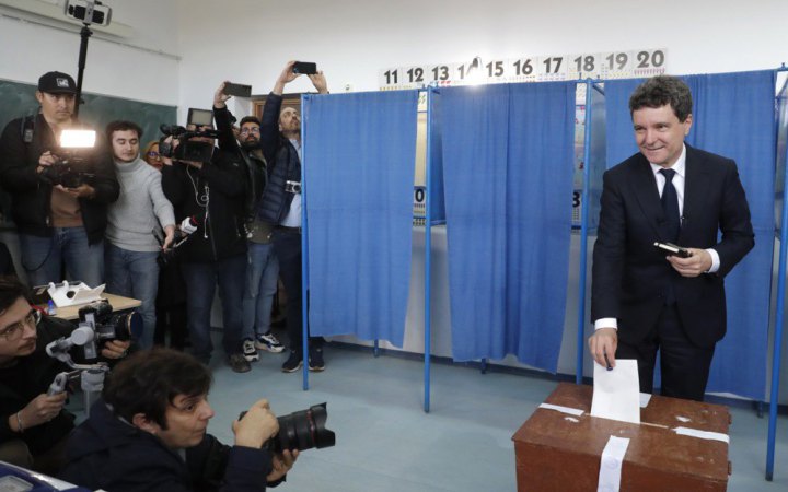 У Румунії стартував другий тур президентських виборів 