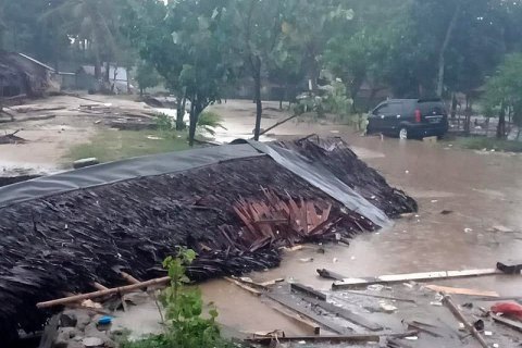 Наводнение в Индонезии унесло жизни 73 человек