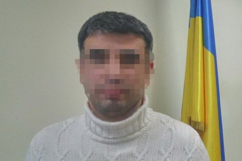 СБУ затримала одного з керівників кримського ДТСААФ, який їхав за біометричним паспортом