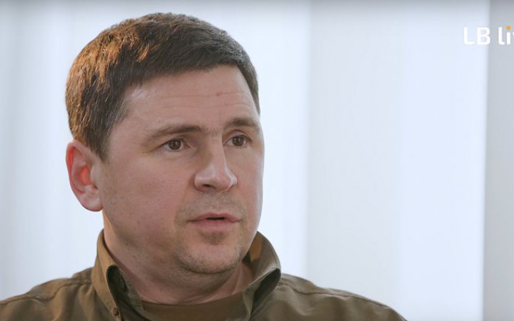 Подоляк пропонує утримувати російських воєнних злочинців у СІЗО Ялти