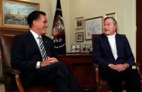 Буш-младший поддержал Ромни на выборах