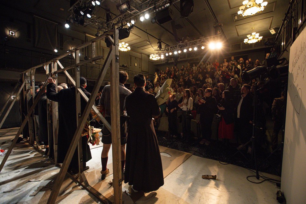 Прем’єра вистави «Наш клас» за п’єсою Тадеуша Слободзянека у постановці Станіслава Іванова.