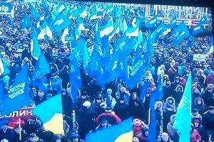 Азаров возмущен: ТВ не показывает митинги в поддержку власти