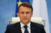 Макрон: Франція може відправити в Україну кілька тисяч військових після припинення вогню