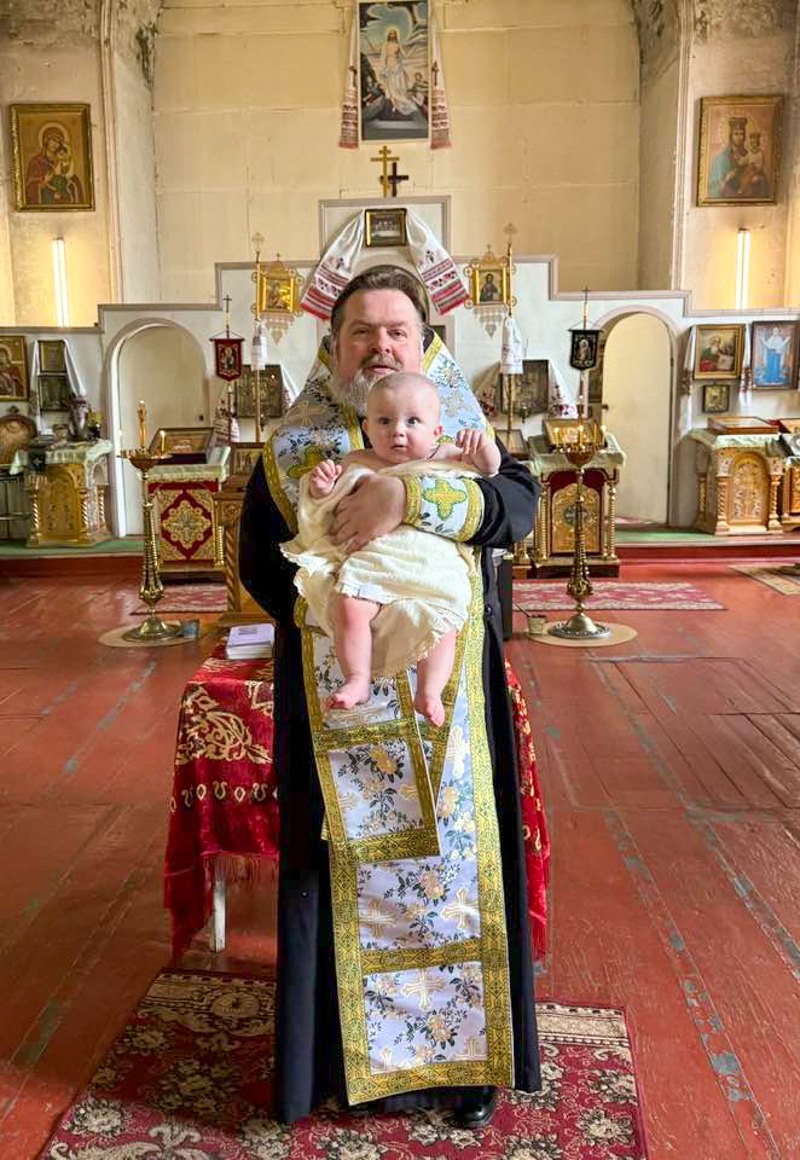 Найбільша радість для духовенства - хрестити дітей.