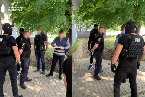 У Харкові затримали поліцейського, який "продавав" посаду в ДБР