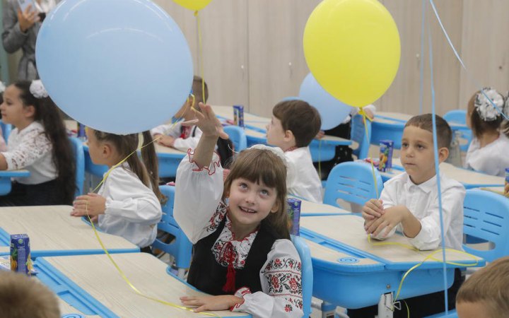 Кабмін запустив нову виплату -  "Пакунок школяра", - Шмигаль