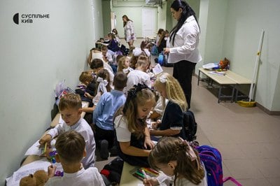 «Обирайте оптимальний формат». Навчальний рік у Києві починається з максимальної невизначеності на фоні шахедних атак 
