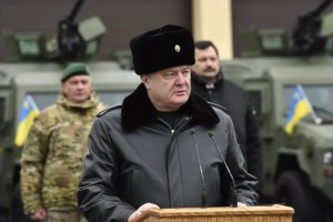 Боевики требовали от украинских военных в Дебальцево сдаться в плен, - Порошенко