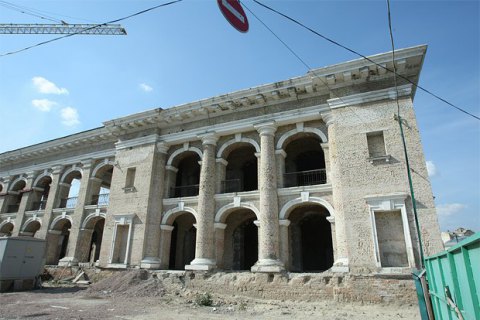 Кабмин поддержал решение суда о признани Гостиного двора памятником архитектуры