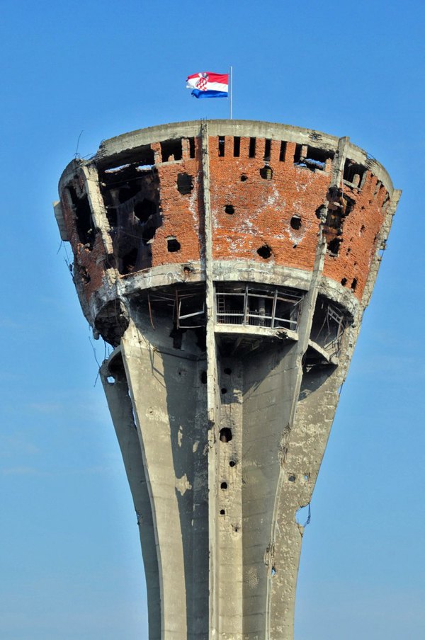  Водонапірна вежа у Вуковарі.