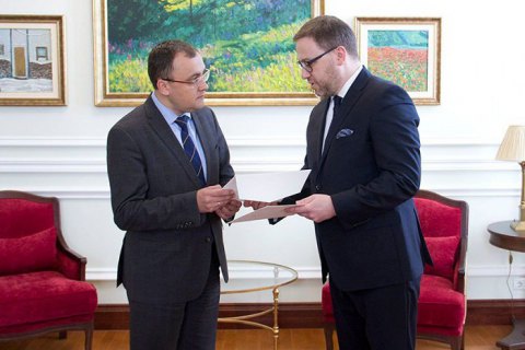 В МИД приняли копии верительных грамот от нового посла Польши Цихоцкого 