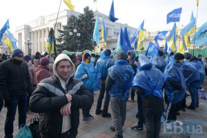 Черниговская ПР отправила на провластный митинг 50 автобусов митингующих
