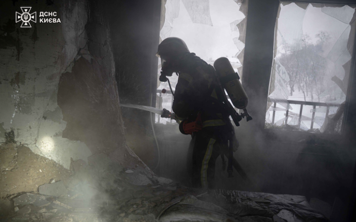 У центрі Києва виникла пожежа в готелі "Дніпро" (оновлено)