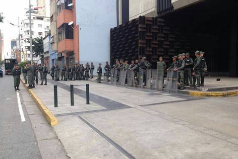 Военные оцепили Генпрокуратуру Венесуэлы
