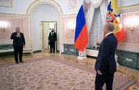 Путін і бункер. Як глава Кремля ховається від коронавірусу (фото+відео)