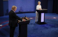 Клінтон викрили в розголошенні секретної інформації на дебатах
