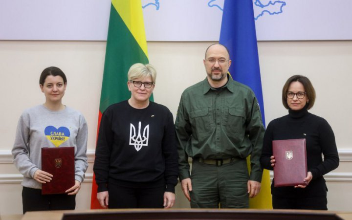 Україна і Литва уклали договір про співпрацю у сфері захисту українських дітей, що постраждали від війни 