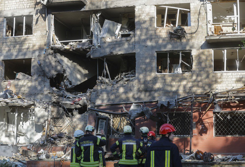 Наслідки обстрілу Києва 4 червня 2025 року.