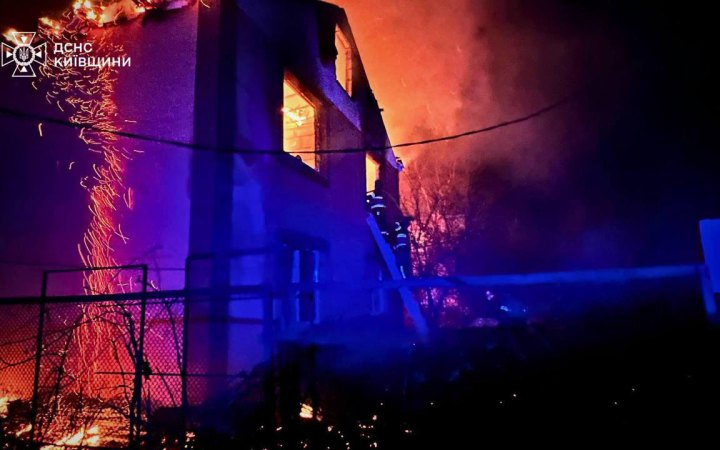 На Київщині від російського обстрілу постраждали двоє людей