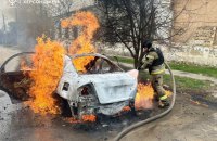 У Херсоні росіяни атакували цивільне авто, є жертви