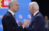 Байден і Столтенберг обговорили посилення оборонних можливостей України і зміцнення НАТО, – Білий дім