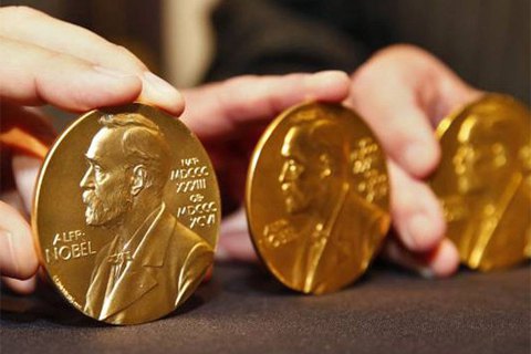 Цього року вручать дві Нобелівські премії з літератури