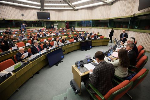 Порошенко в Страсбурге выступил за усиление политического и санкционного давления на Россию