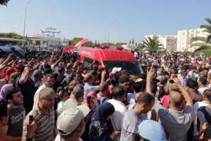 В Тунисе произошли новые столкновения демонстрантов с полицией