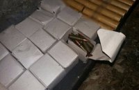 В Мариуполе в товарном вагоне нашли мешок с патронами и тротиловыми шашками
