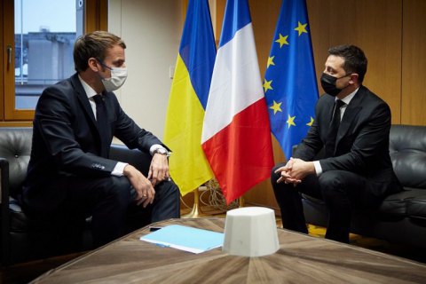 Зеленский и Макрон обсудили общие шаги по поддержанию устойчивости Украины 