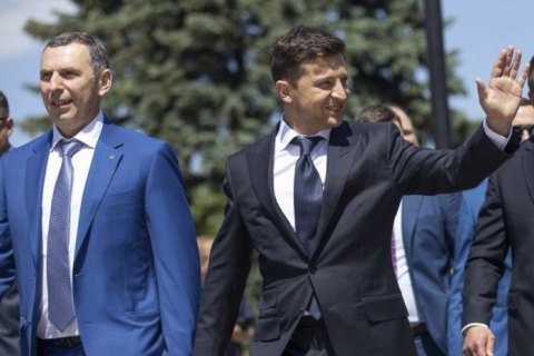 Зеленский пообещал "сильный ответ" на покушение на Шефира