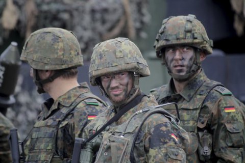 Германия втрое увеличит число солдат на учениях НАТО по сдерживанию России