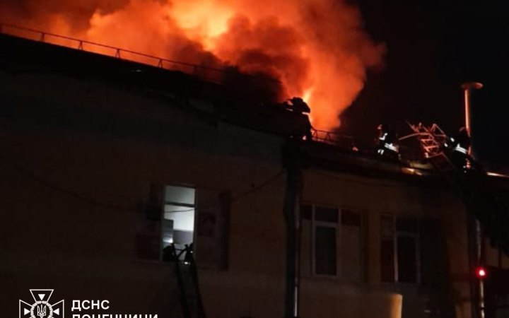 На Донеччині рятувальники ліквідували дві пожежі за минулу добу, одну — через ворожий обстріл